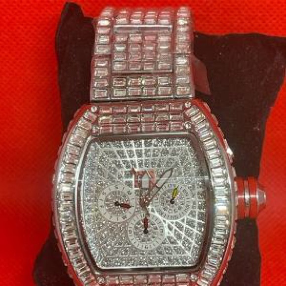 Watch Fully Iced-Out - Picture 5 of 7